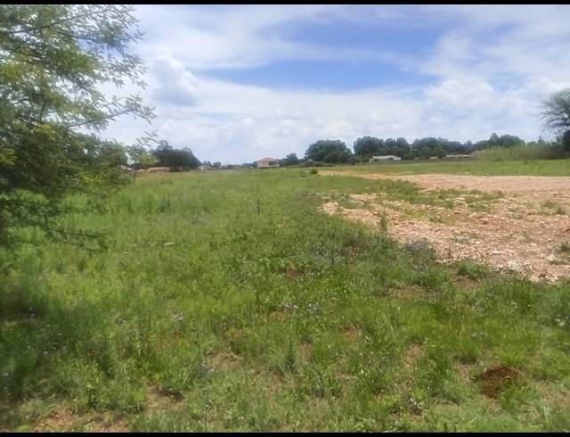 1,000M² VACANT LAND FOR SALE IN KOOKRUS